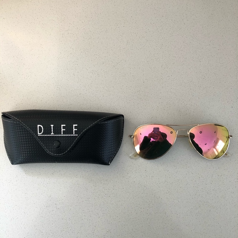Diff Eyewear Pink/Gold Sunglasses